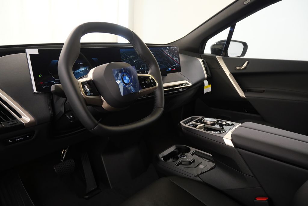 2025 BMW iX xDrive50 14