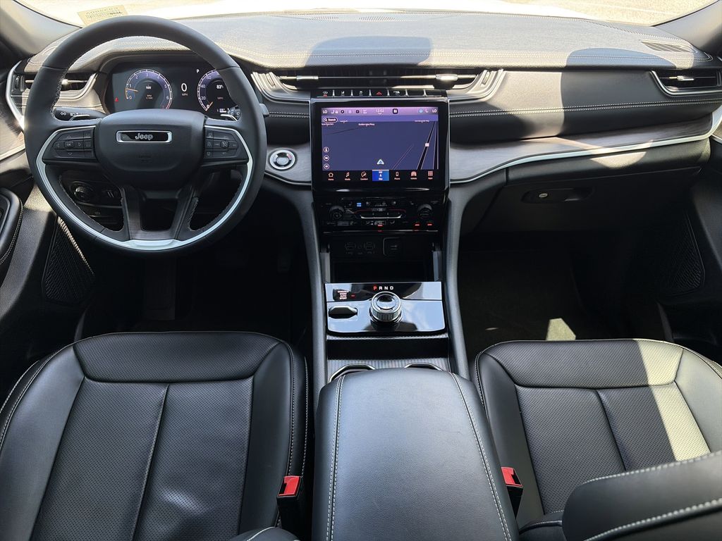 Used 2025 Jeep Grand Cherokee SUV