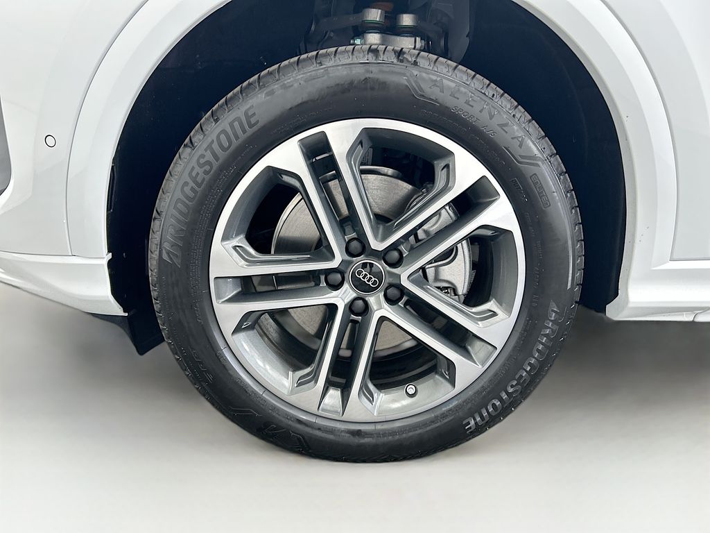 Thumbnail: 2025 Audi Q5 - 29