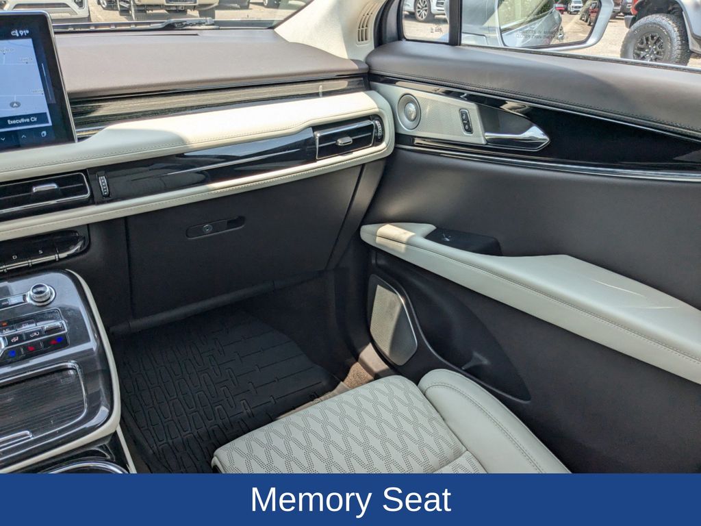 2023 Lincoln Nautilus Black Label