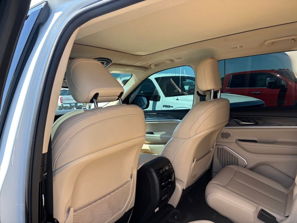 Used Car 2022 Jeep Grand Cherokee L  Limited For Sale Under $30,000 In Austin, Texas