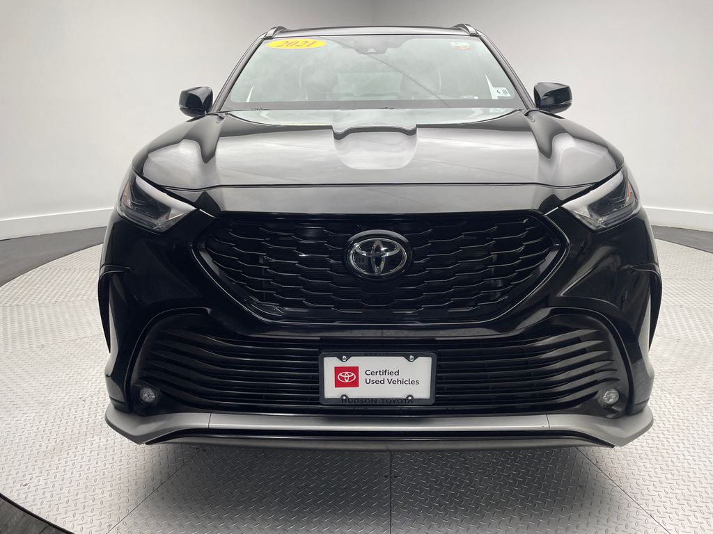 Thumbnail: 2021 Toyota Highlander - 2