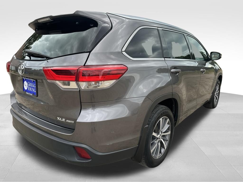 Used 2017 Toyota Highlander SUV