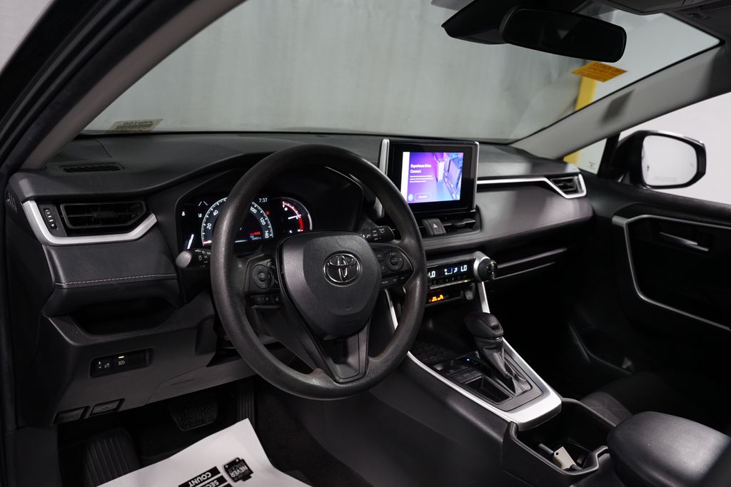 Thumbnail: 2024 Toyota RAV4 - 11