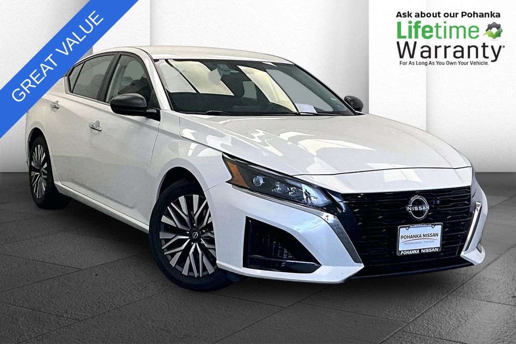 White 2024 Nissan Altima Sedan Front-Wheel Drive Continuously Variable Transmission