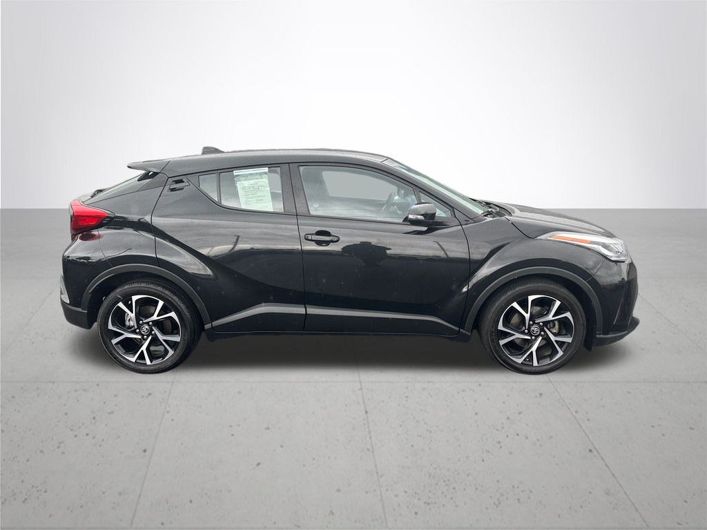 2022 Toyota C-HR XLE