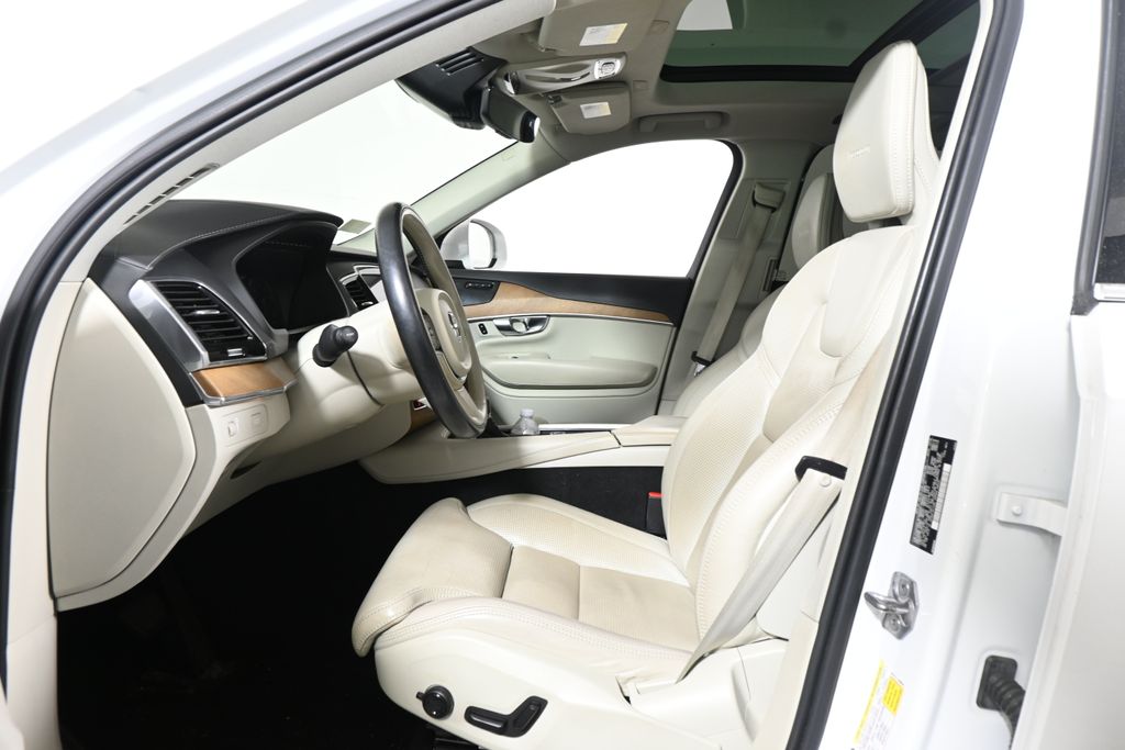Thumbnail: 2019 Volvo XC90 - 3