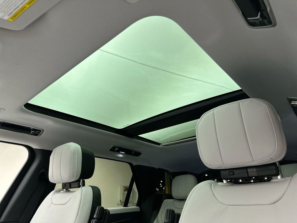 Thumbnail: 2026 Land Rover Range Rover Sport - 19