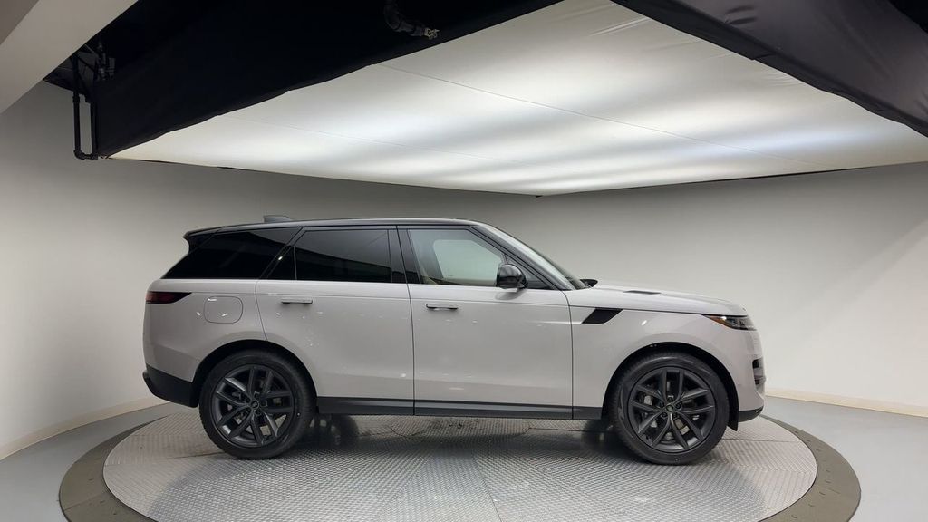 Thumbnail: 2024 Land Rover Range Rover Sport - 9