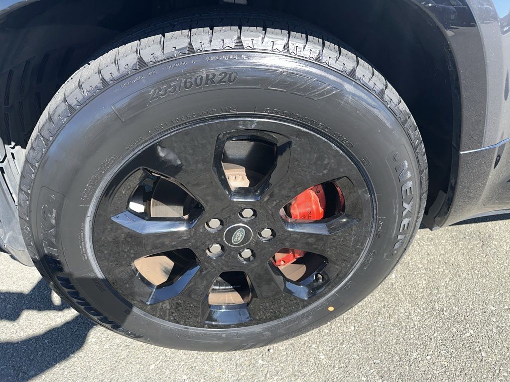 Thumbnail: 2023 Land Rover Defender - 11