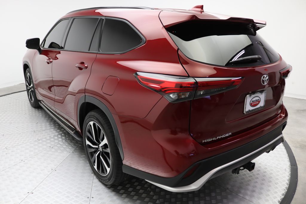 Thumbnail: 2022 Toyota Highlander - 11