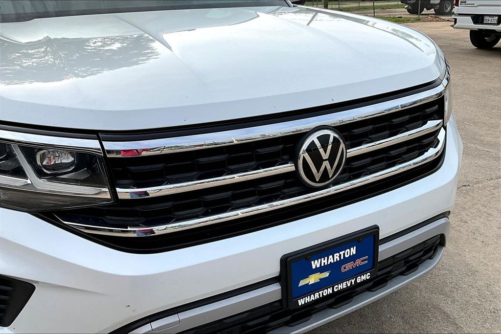 2021 Volkswagen Atlas 3.6L V6 SE w/Technology White at DeMontrond Auto Country