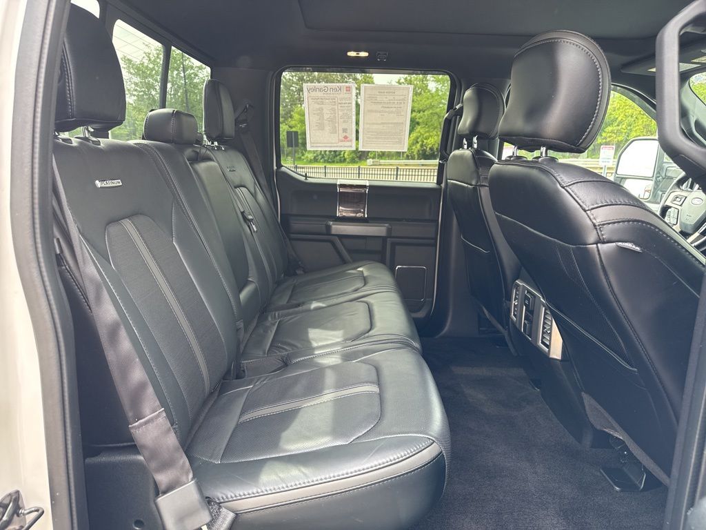 2016 Ford F-150 Platinum photo