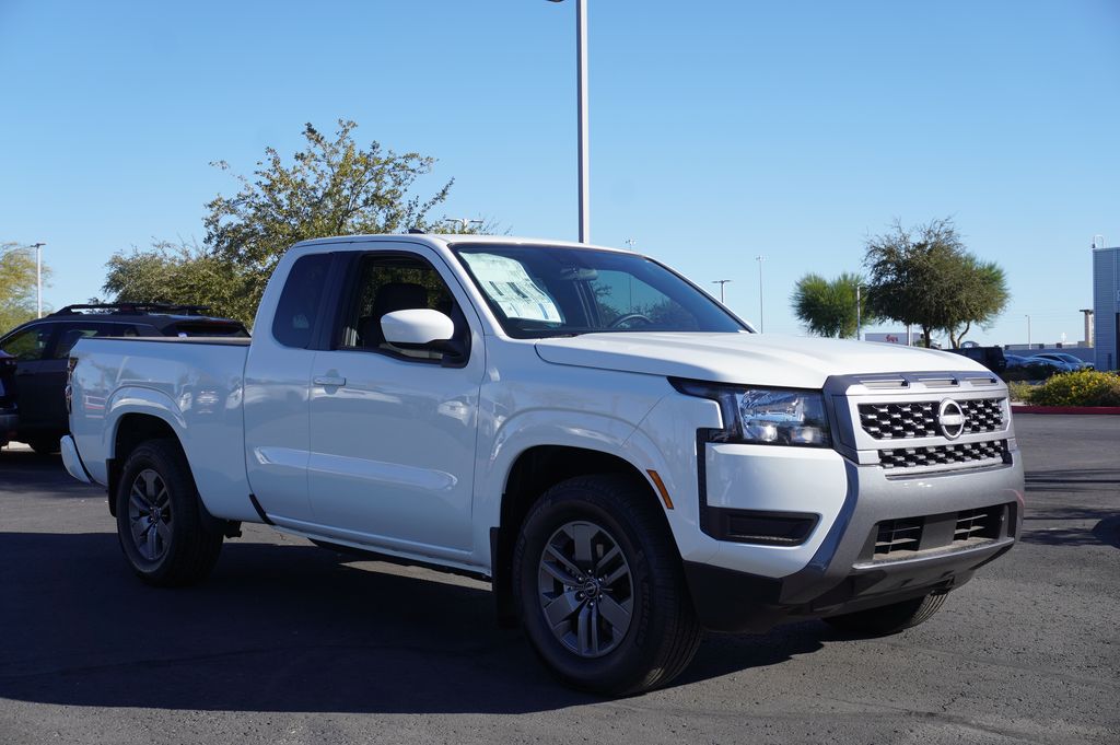 2025 Nissan Frontier SV 4