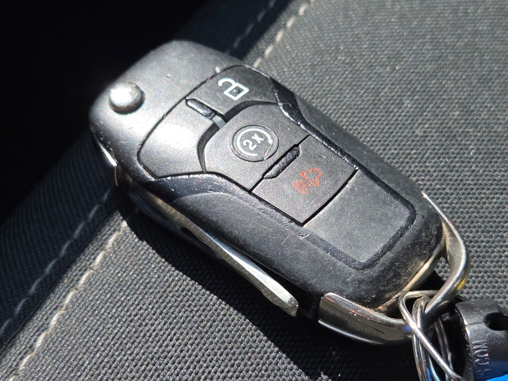 Used 2019 Black Ford XLT image 37