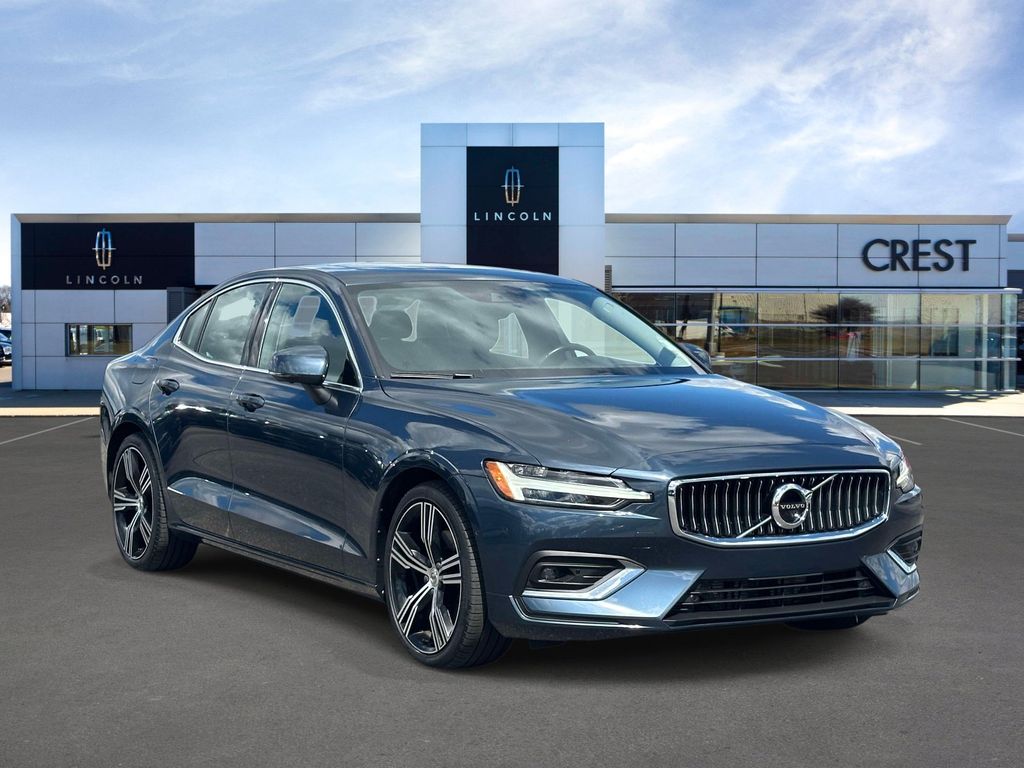 2022 Volvo S60 B5 Inscription AWD