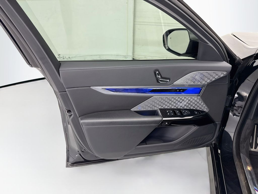 Thumbnail: 2024 BMW i7 - 23