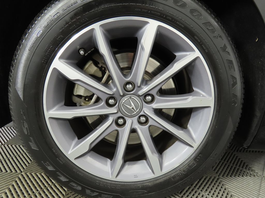 Thumbnail: 2018 Acura TLX - 32