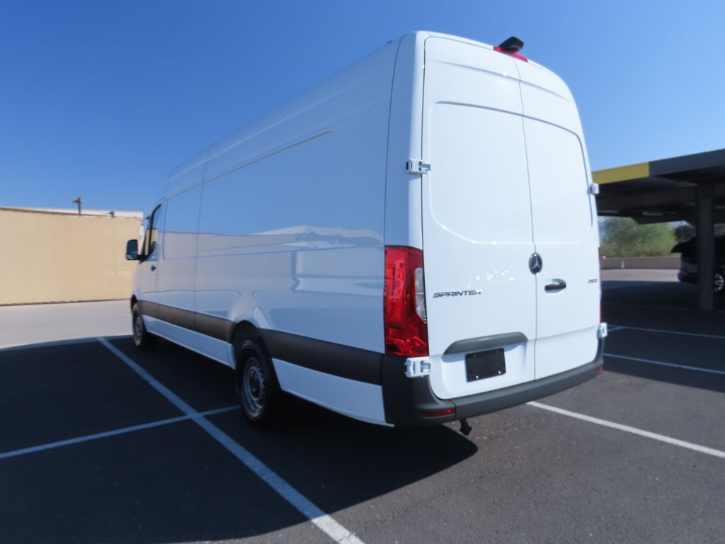 2025 Mercedes-Benz Sprinter 2500 7