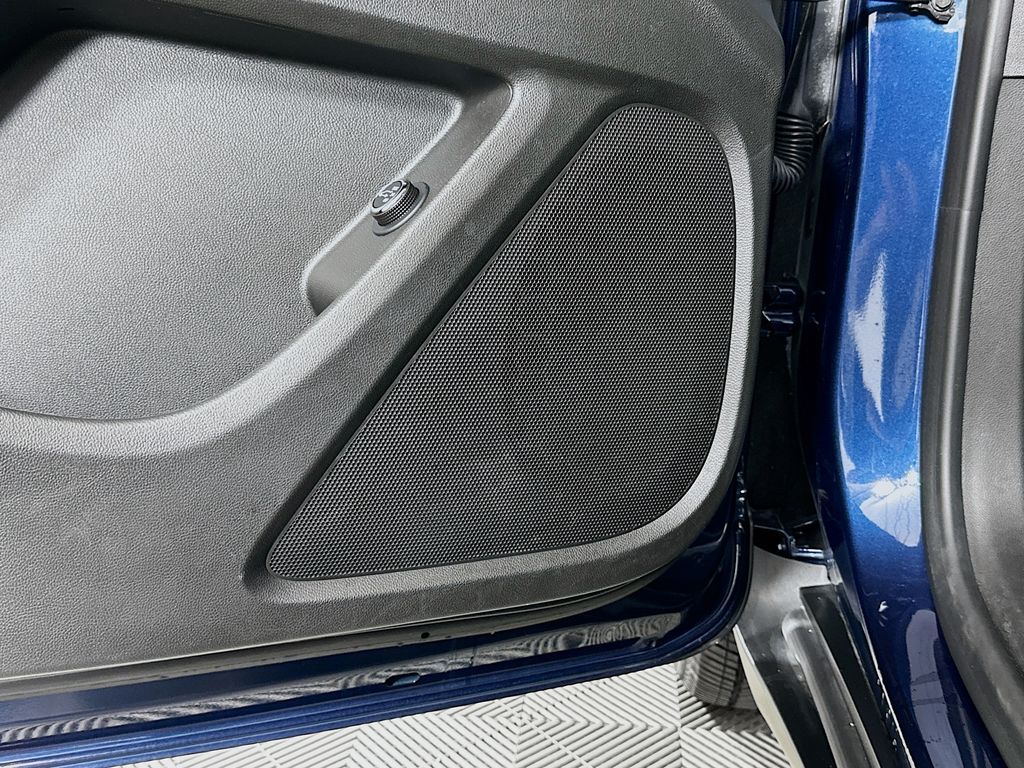 Thumbnail: 2023 Chevrolet Traverse - 18