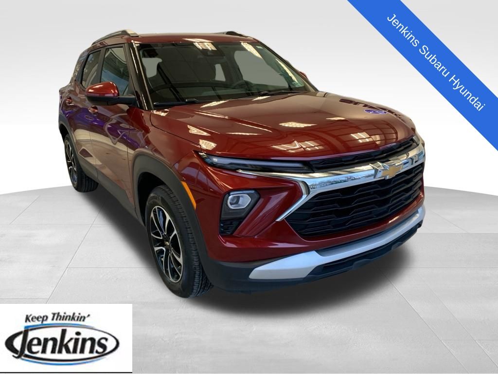 Red (Crimson Metallic) 2025 Chevrolet Trailblazer SUV / Crossover Four-Wheel Drive 9-Speed Automatic