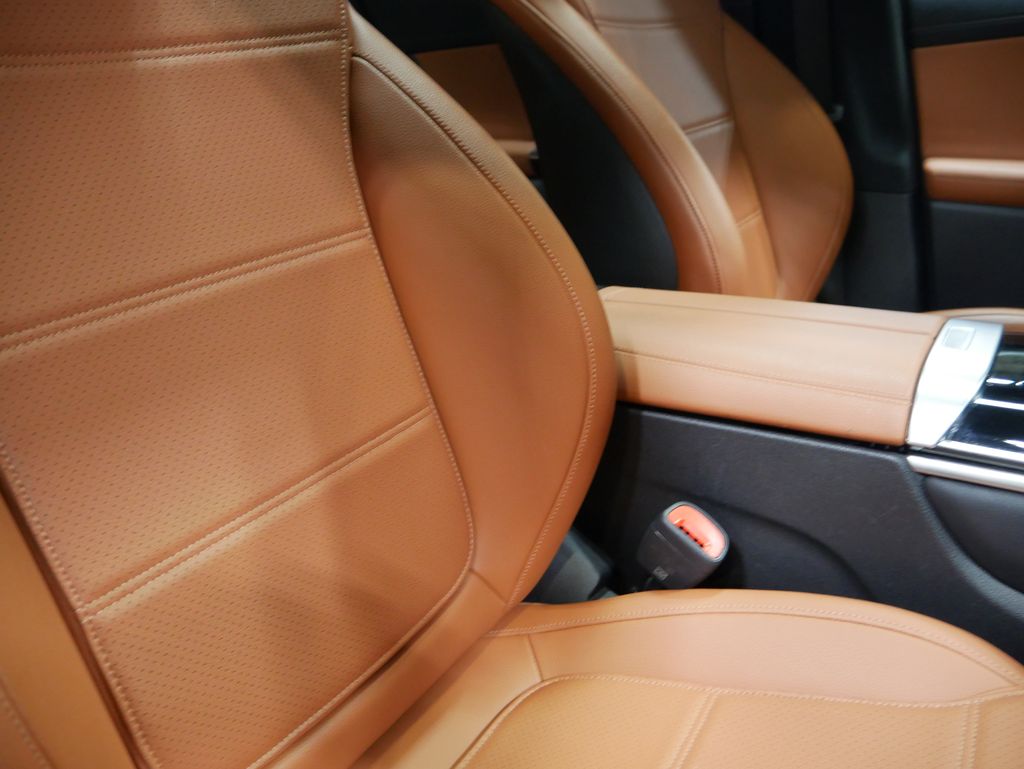 Thumbnail: 2023 Mercedes-Benz GLC - 29