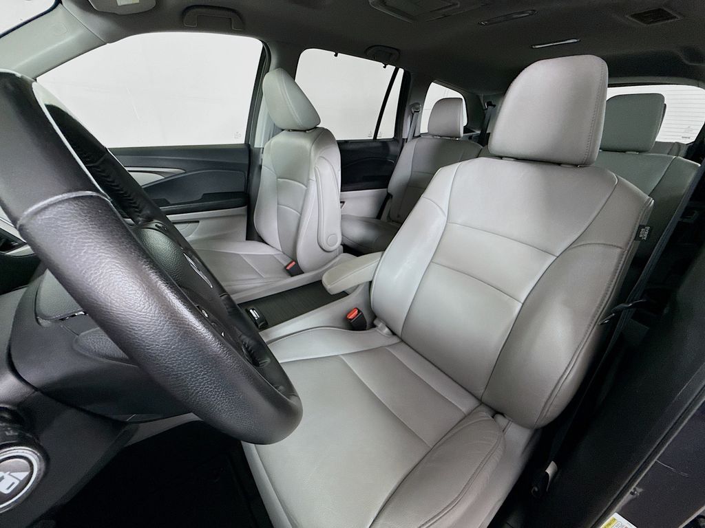 Thumbnail: 2018 Honda Pilot - 20