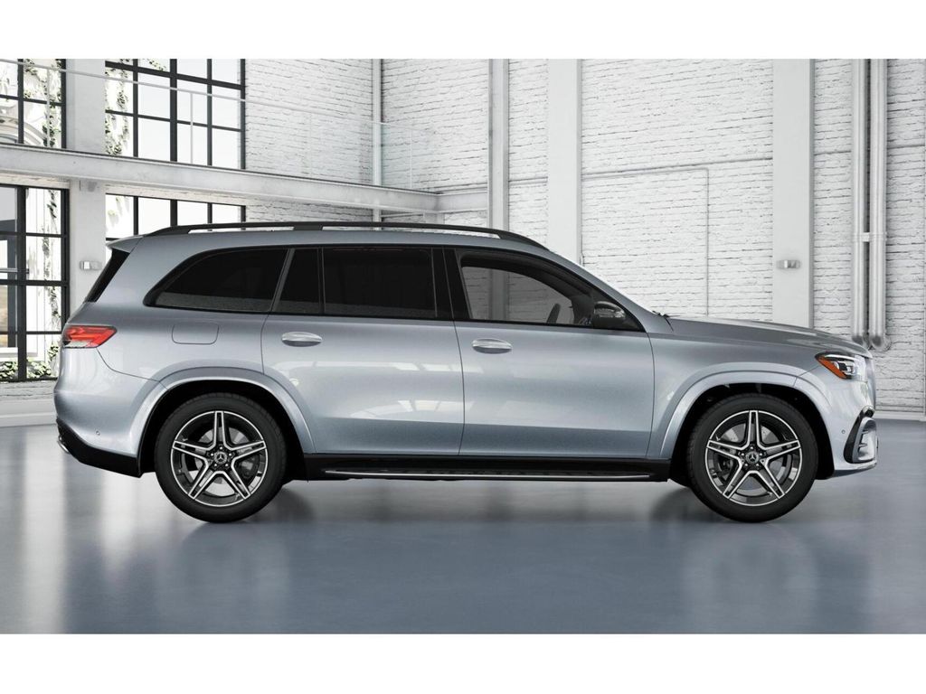 2025 Mercedes Benz GLS 450 4MATIC photo 2