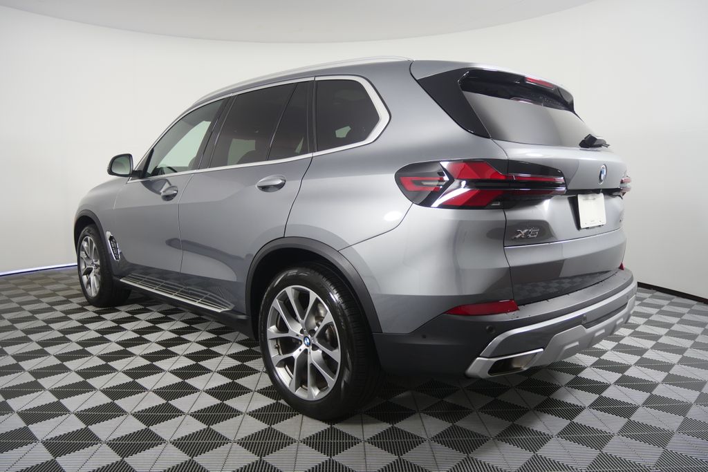Thumbnail: 2026 BMW X5 - 3