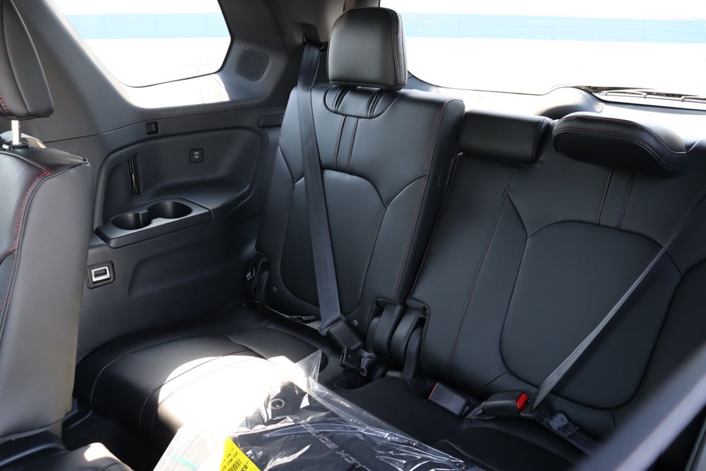 2025 Honda Pilot Black Edition 13