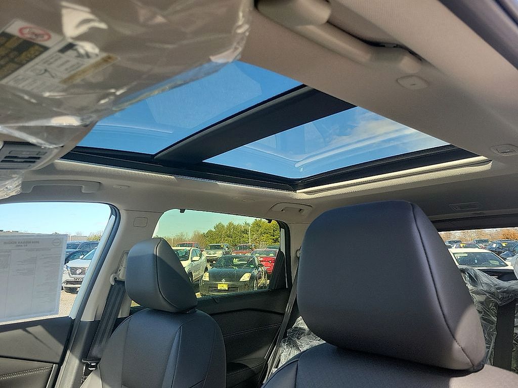 2025 Nissan Rogue SV 7