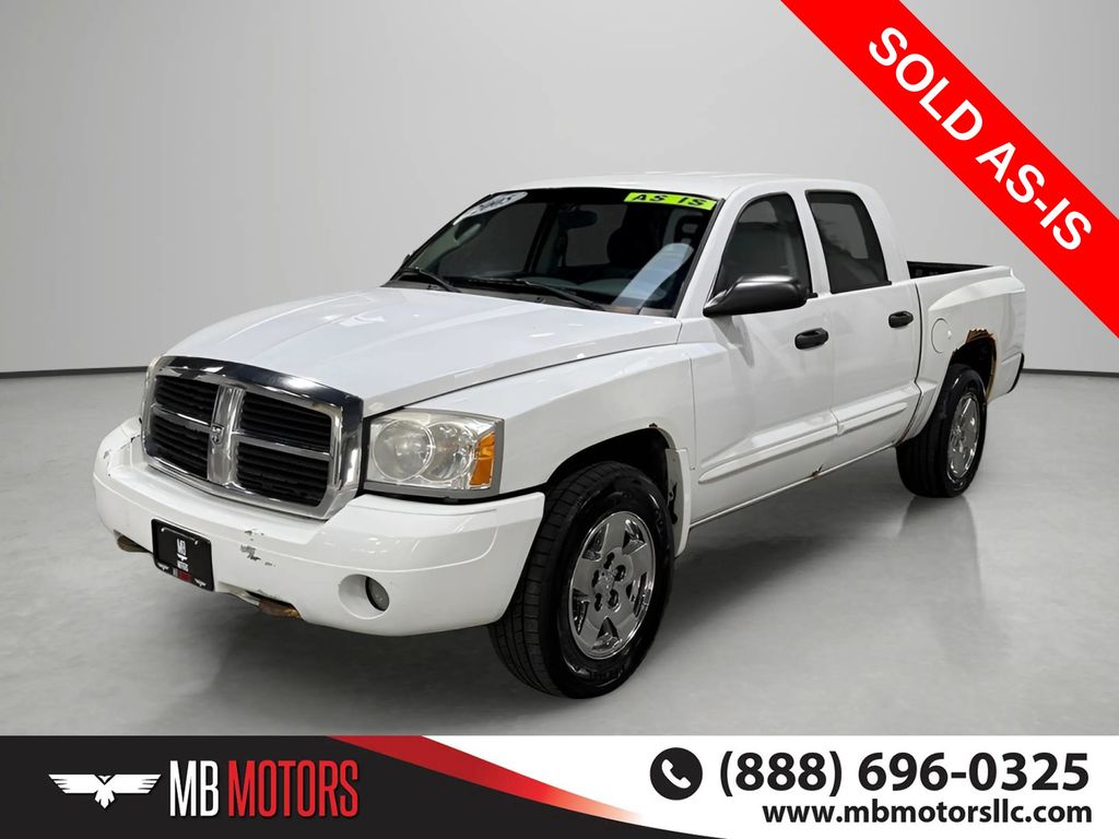 White 2005 Dodge Dakota Pickup Truck Four-Wheel Drive 5-Speed Automatic