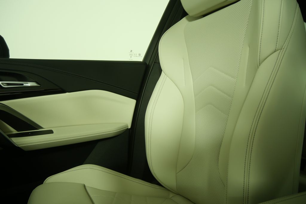 Thumbnail: 2026 BMW X1 - 22