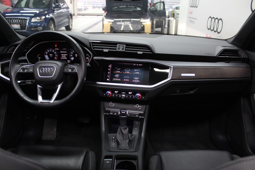 Thumbnail: 2022 Audi Q3 - 10