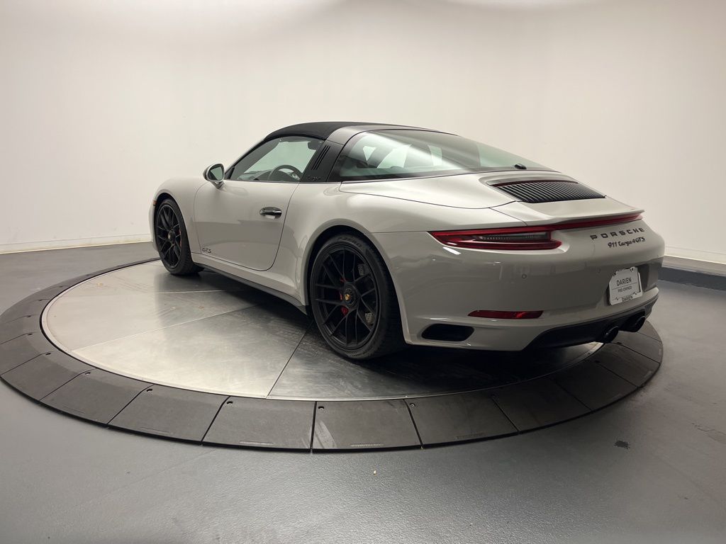 Thumbnail: 2019 Porsche 911 - 4