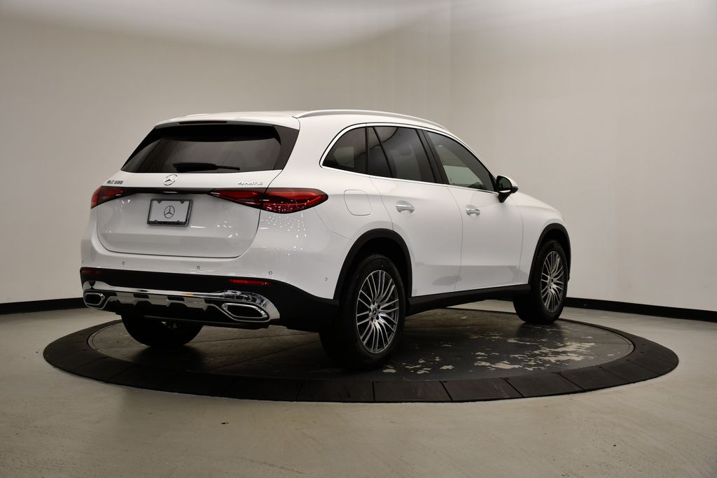 2025 Mercedes-Benz GLC 300 5