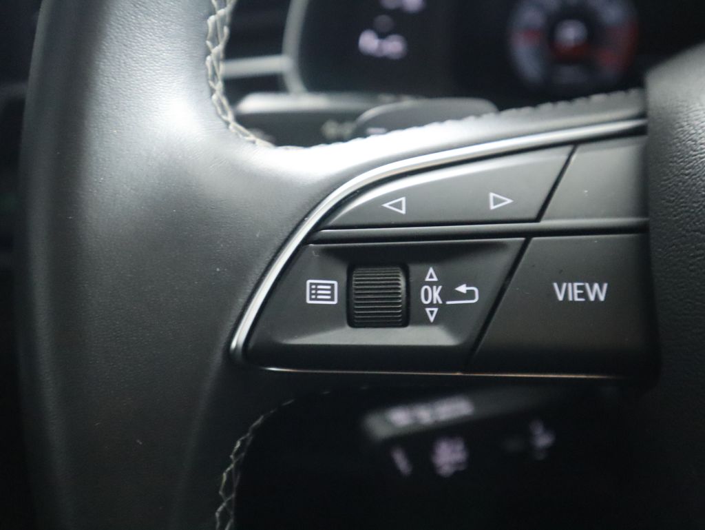 Thumbnail: 2022 Audi Q8 - 11