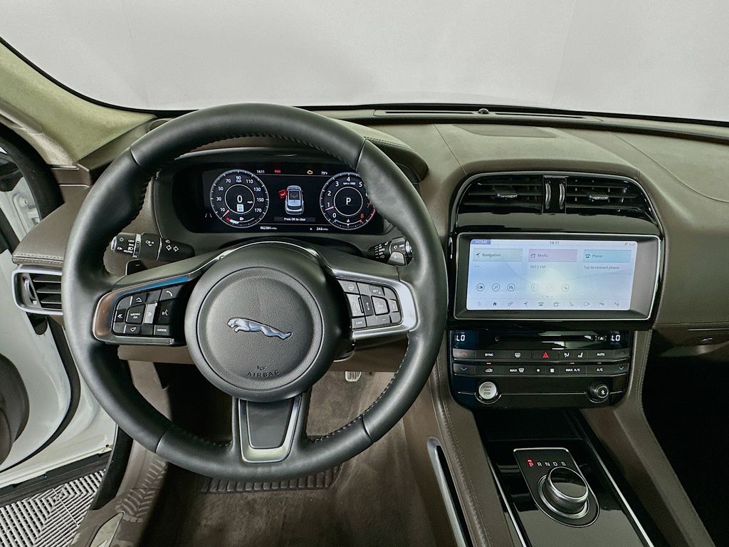 Thumbnail: 2019 Jaguar F-Pace - 11