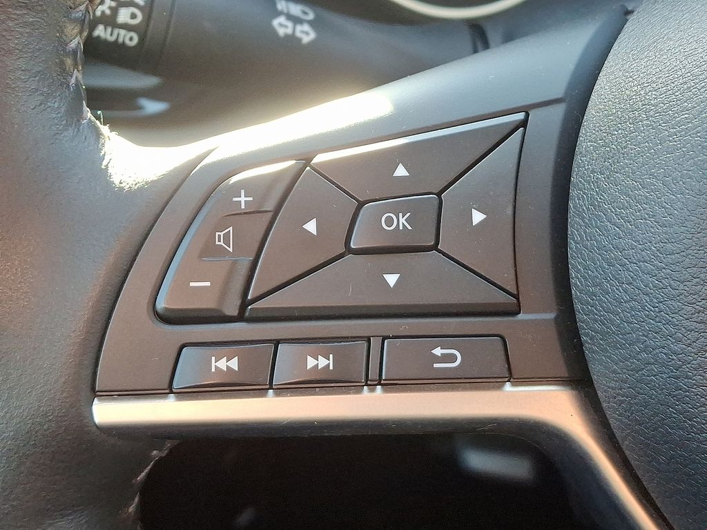 Thumbnail: 2023 Nissan Sentra - 21