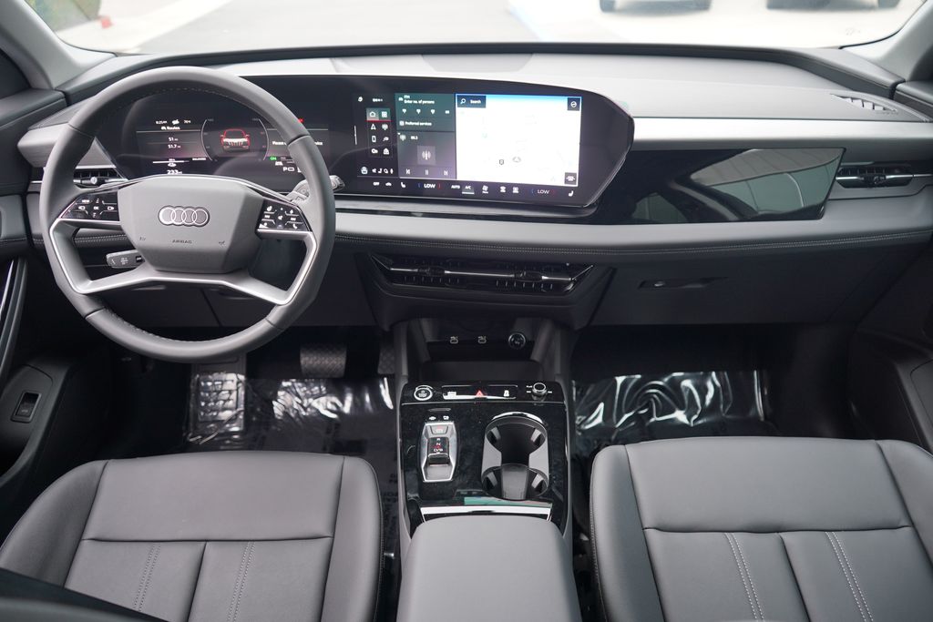 Thumbnail: 2025 Audi Q6 e-tron - 6
