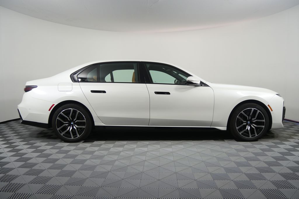Thumbnail: 2024 BMW 7 Series - 2