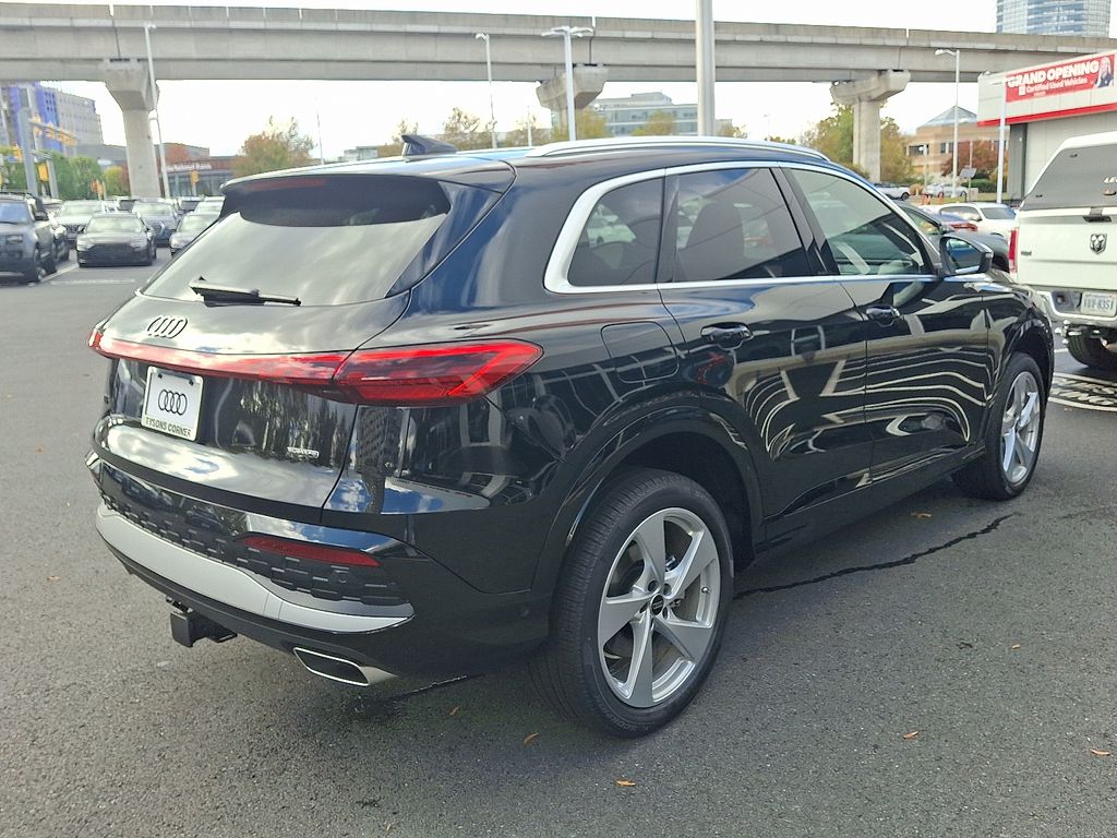 Thumbnail: 2025 Audi Q5 - 3