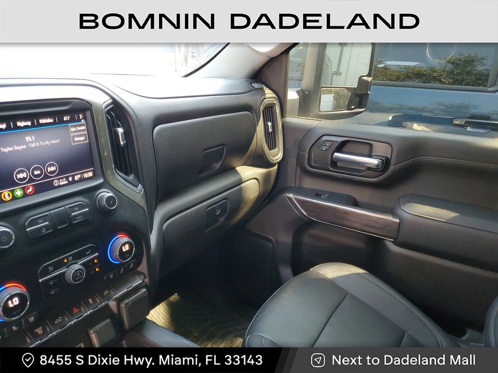 2022 Chevrolet Silverado 3500HD LTZ photo