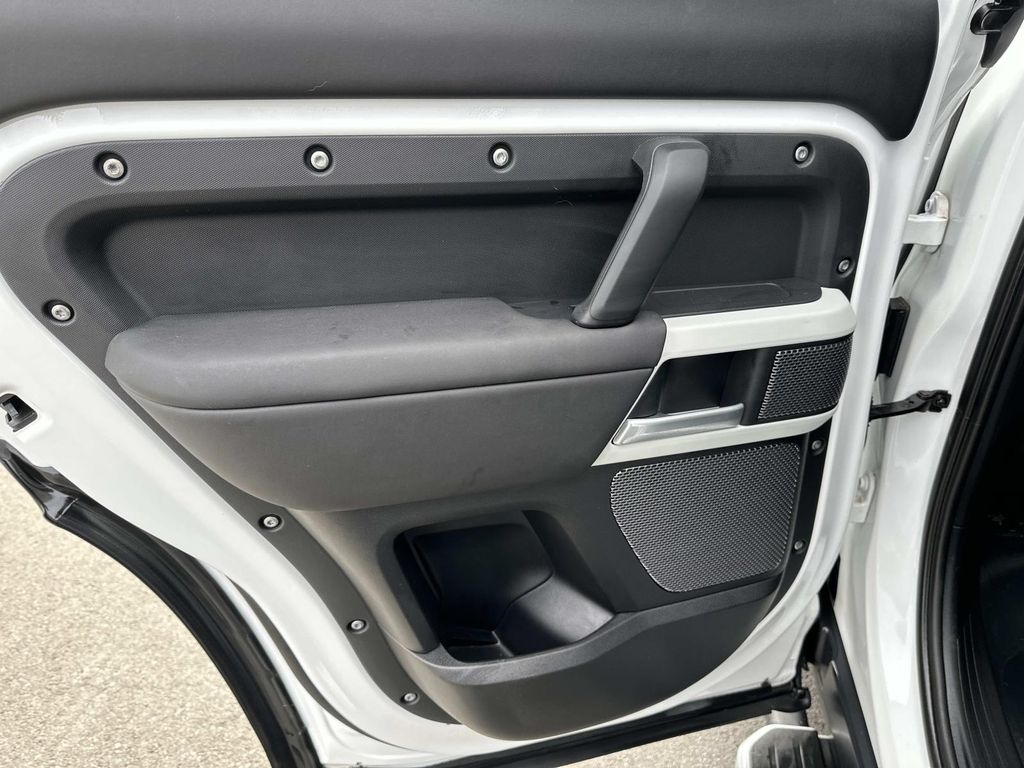 Thumbnail: 2024 Land Rover Defender - 30