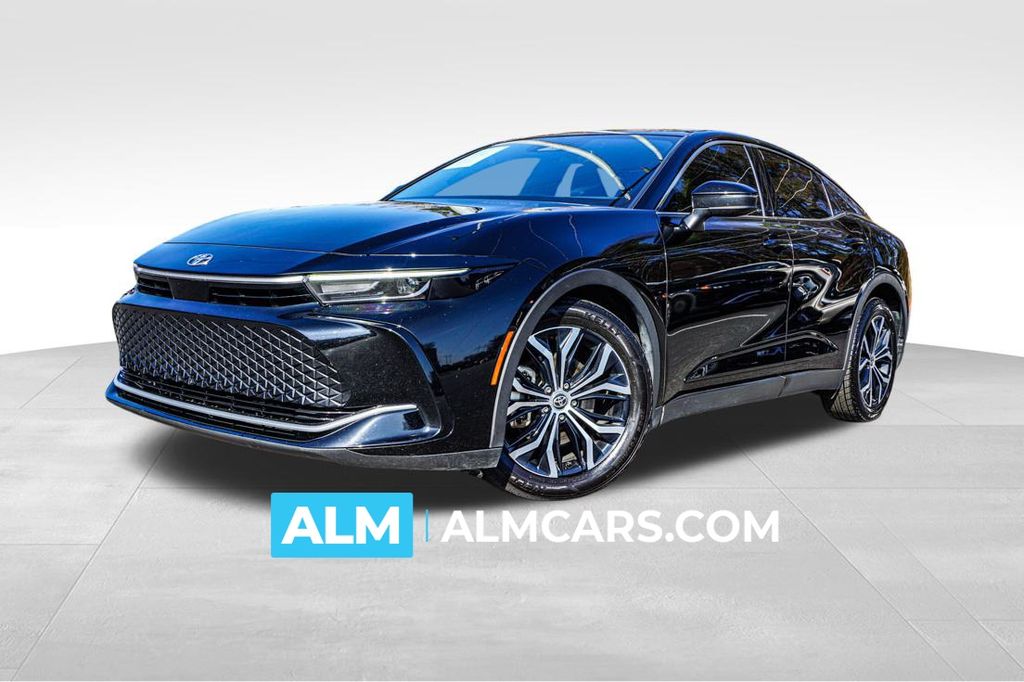 2023 Toyota Crown XLE's photo