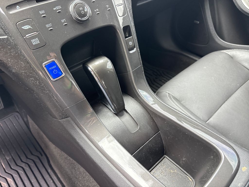 Used 2014 Black Chevrolet Base image 27