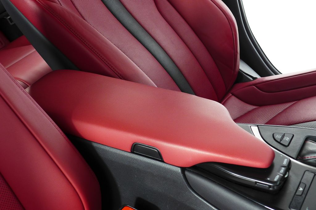 Thumbnail: 2022 Lexus UX - 16