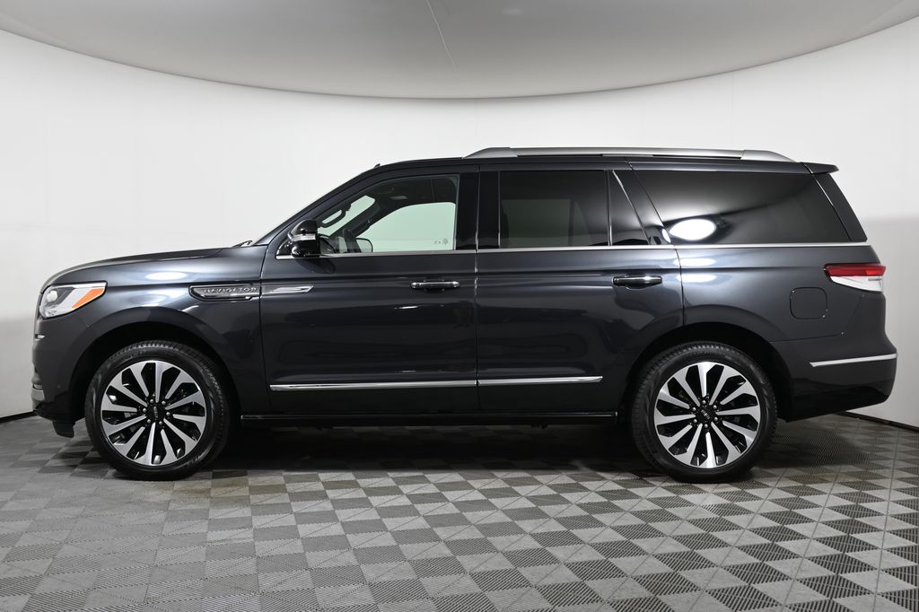 Thumbnail: 2024 Lincoln Navigator - 2
