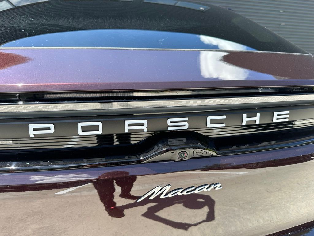 Thumbnail: 2025 Porsche Macan - 13