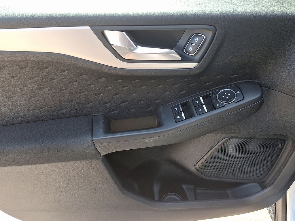 2020 Ford Escape SE 13